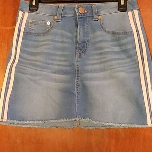 No boundaries mini skirt. Junior size 9.